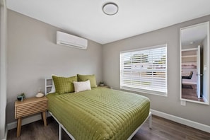 2 bedrooms, desk, iron/ironing board, travel crib