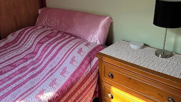 Cabin, 2 Bedrooms, Smoking | 2 bedrooms