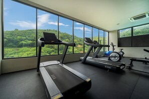 Fitness facility - Modern Studio Rooftop Pools UTKR 205 (Tambon Karon)