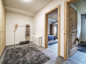 Unclassified image, 2 of 28, button - Chalet Steinbock by Arosa Holiday Appartement/Fewo, Bad, WC, 3 Schlafräume by Interhome (Arosa)
