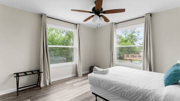 6 habitaciones, escritorio, tabla de planchar con plancha y wifi gratis