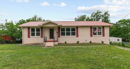 Dugan Cottage Haven- 2 Full Units/Great for Groups