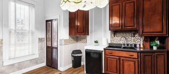 The Jefferson House |Private Parking |Group Stays