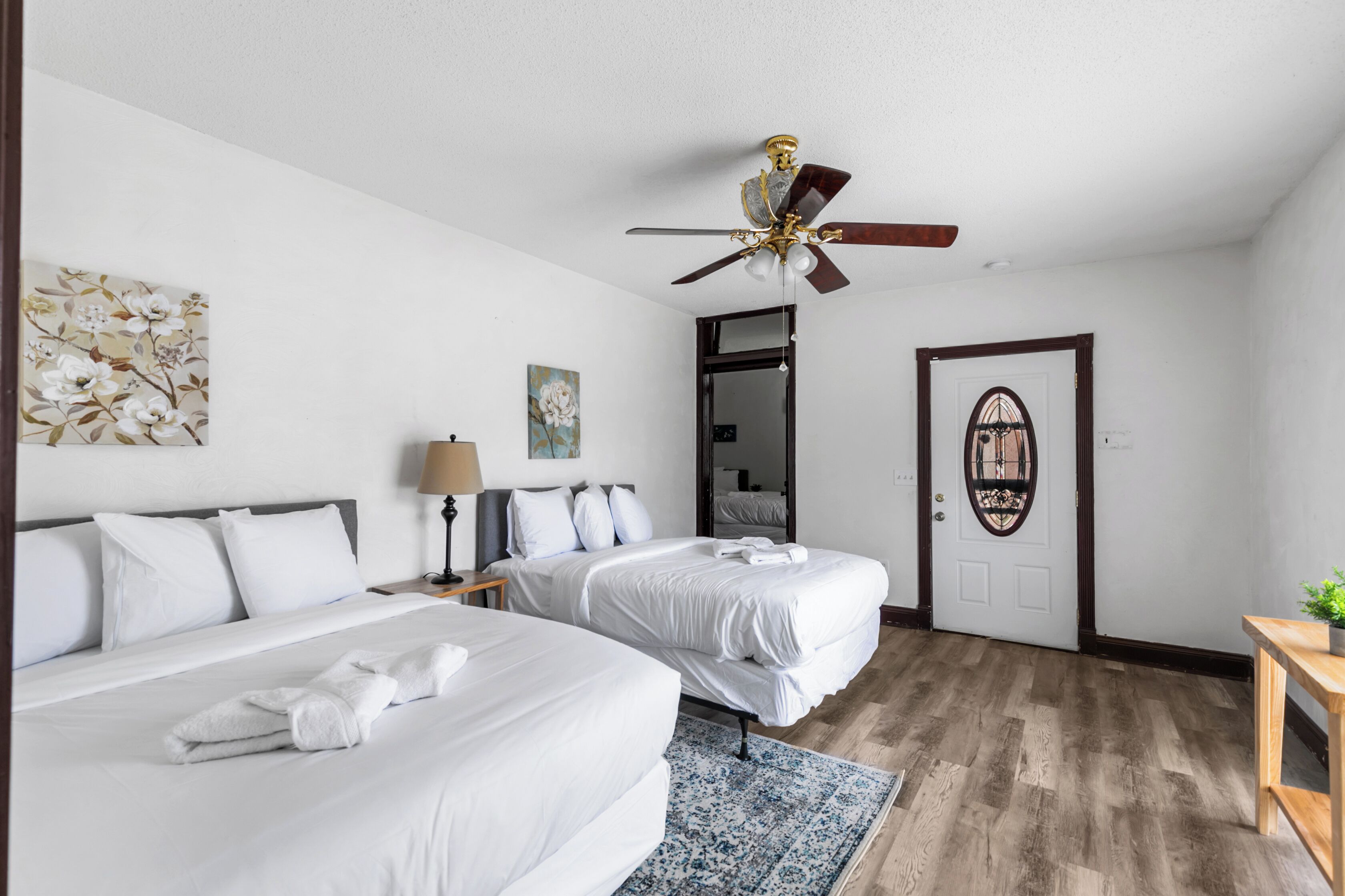 5 bedrooms, desk, iron/ironing board, free WiFi