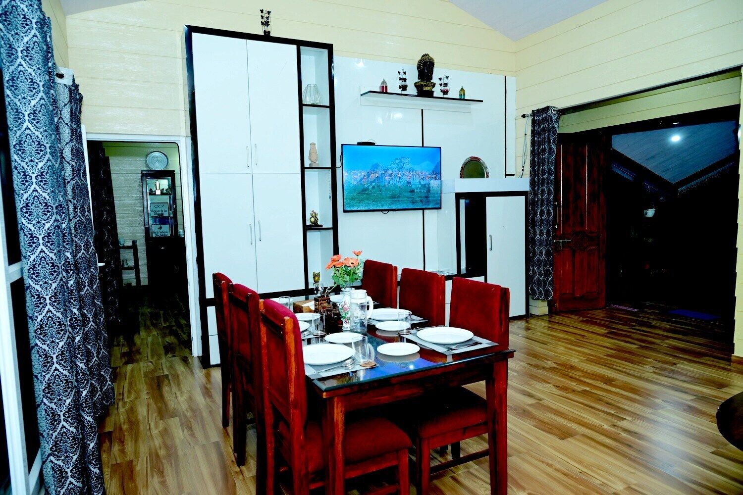 Family Suite, Mountain View | In-room dining