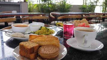 Desayuno completo todos los días (con cargo)