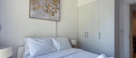 Deluxe-Apartment, Balkon, Poolblick | Kostenloses WLAN