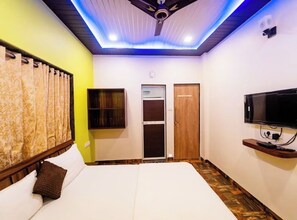 Premium Room | Free WiFi - Hiltan Valley Resort (Panchgani)