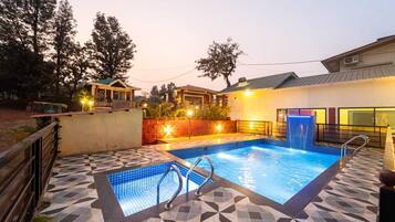 Una piscina techada