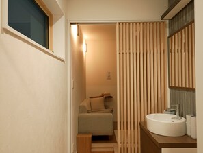 House, 3 Bedrooms | Bathroom | Free toiletries, hair dryer, slippers, bidet - SA INN (Taito City)