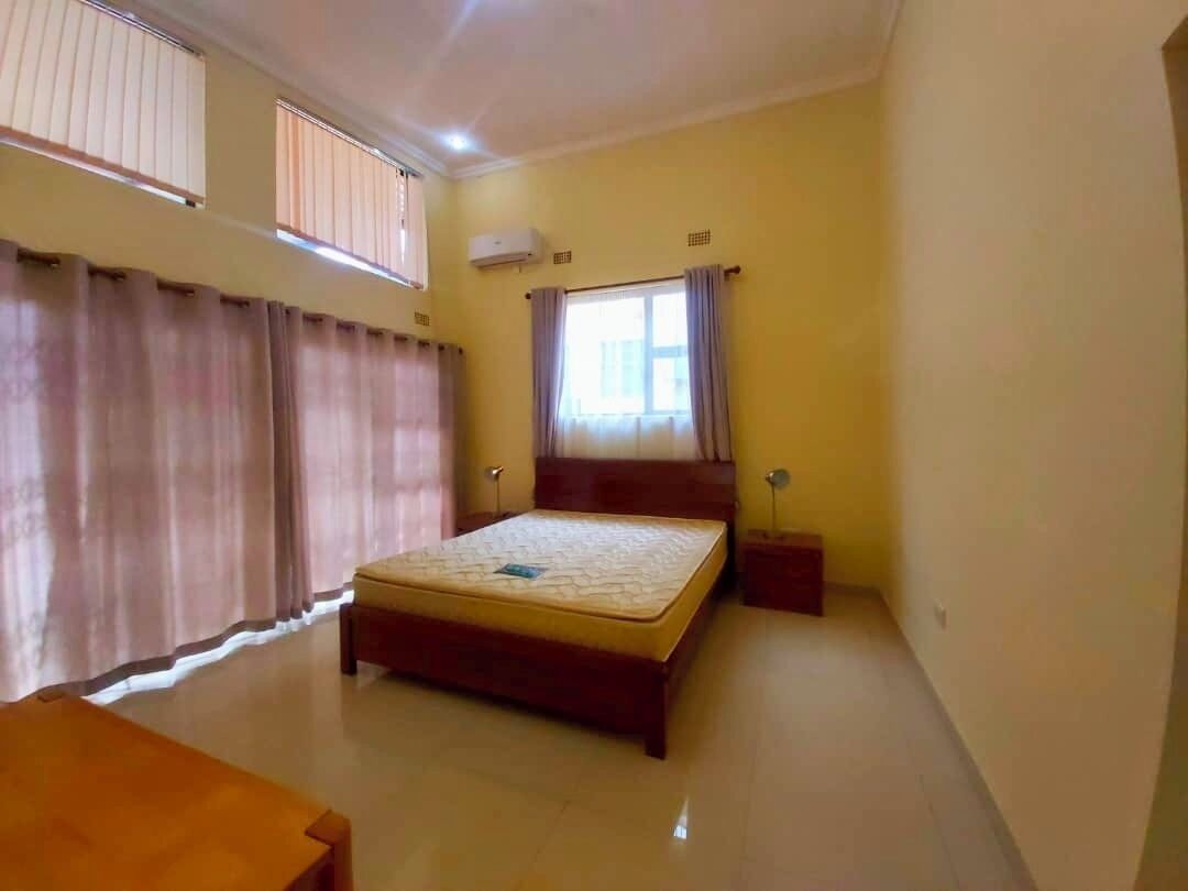 3 Schlafzimmer, Schreibtisch, Bügeleisen/Bügelbrett, kostenloses WLAN