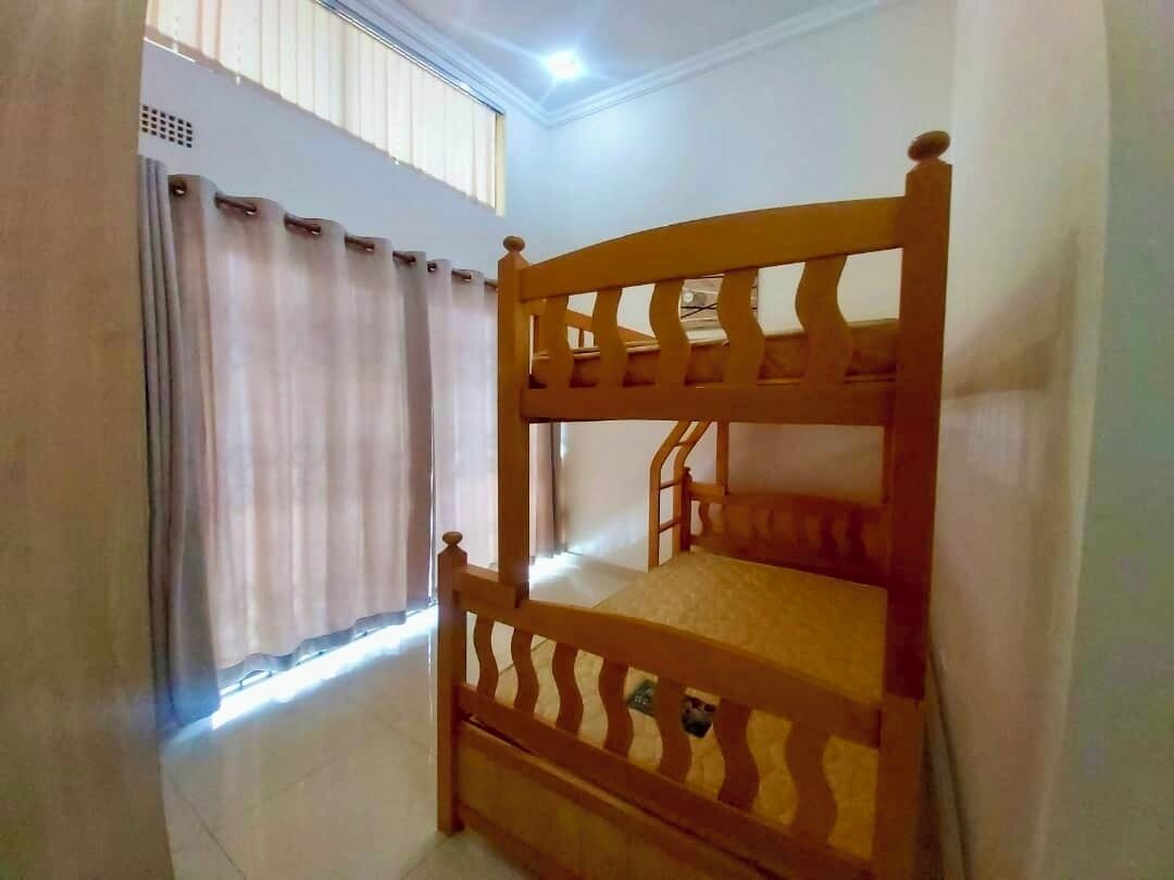 3 dormitorios, escritorio, tabla de planchar con plancha y wifi gratis