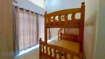 3 dormitorios, escritorio, tabla de planchar con plancha y wifi gratis
