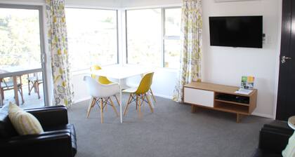 Relax, unwind & enjoy the views & birdsong in a spacious standalone cottage.