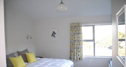 Relax, unwind & enjoy the views & birdsong in a spacious standalone cottage.