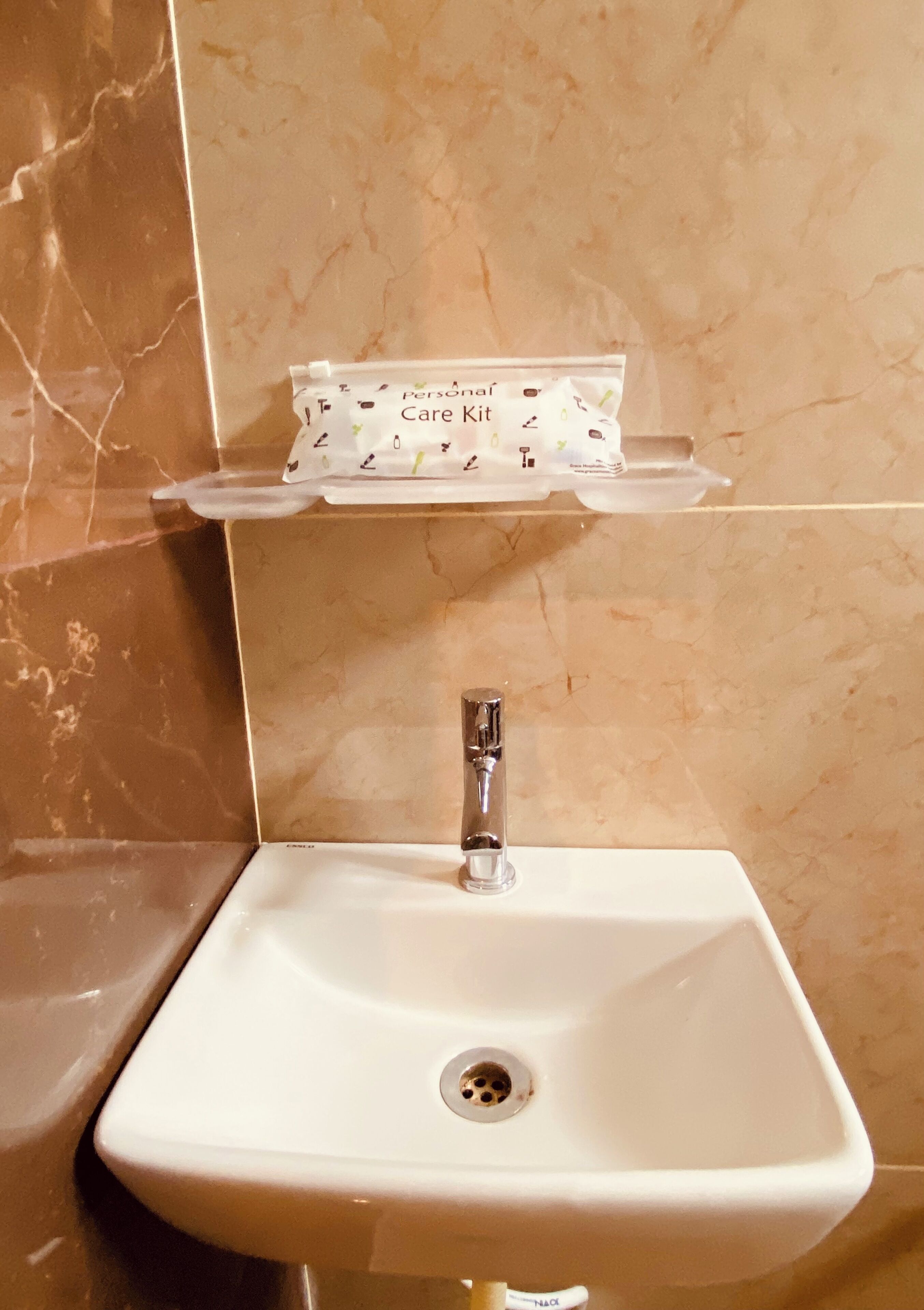 Deluxe Studio Suite | Bathroom