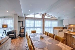 Departamento clásico, 4 habitaciones | Restaurantes