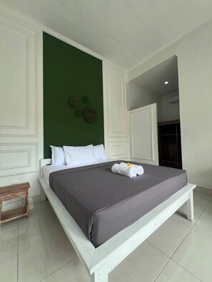 Room - private room with bigger size room, near central canggu,
10minute to the beach (badung)