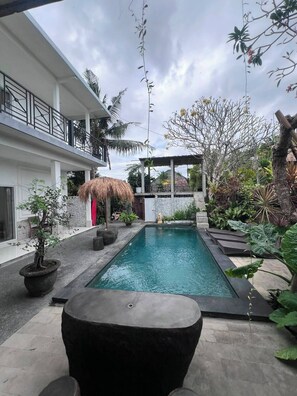 Pool - private room with bigger size room, near central canggu,
10minute to the beach (badung)