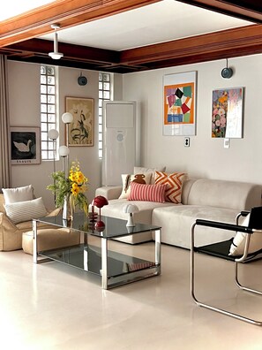 Standard House | Living room