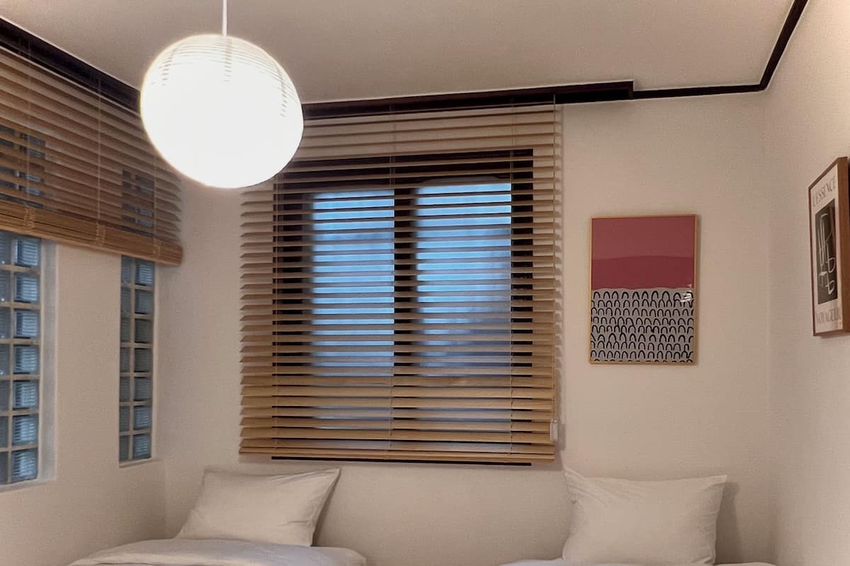 Standard Twin Room (non-Korean nationals only)