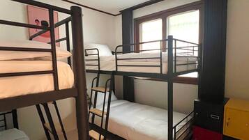 Standard Quadruple Room (non-Korean nationals only) | Down duvets, free minibar, blackout curtains, free WiFi