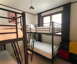 Standard Quadruple Room (non-Korean nationals only)