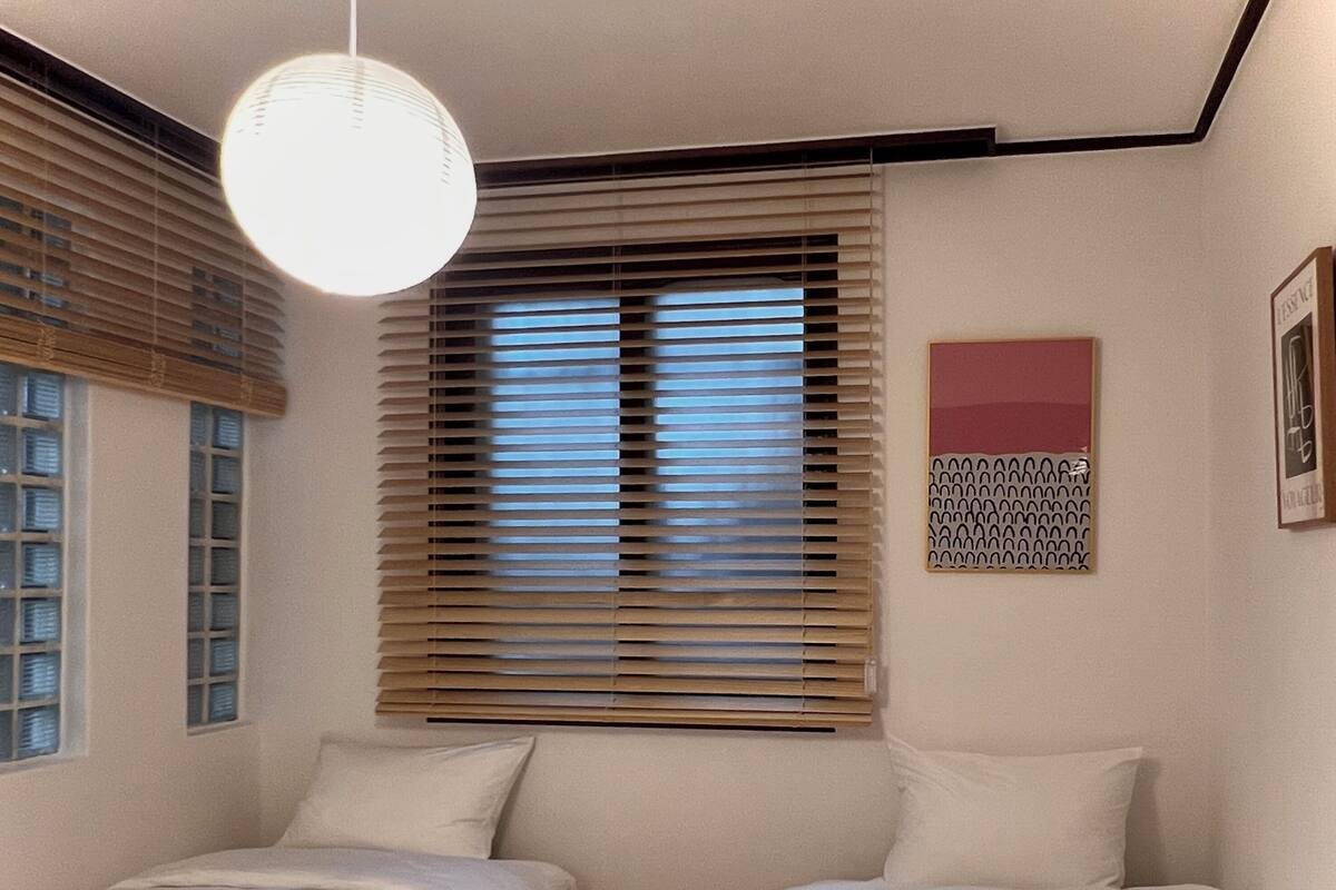 Blackout curtains, free WiFi