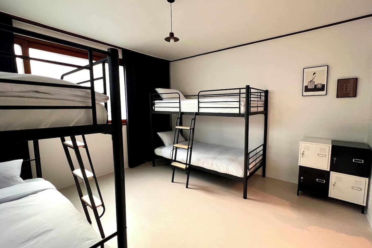 Deluxe Quadruple Room (non-Korean nationals only)