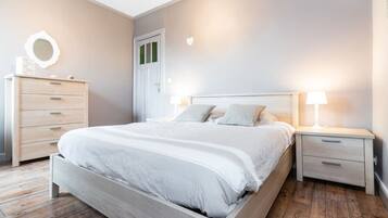 Desk, iron/ironing board, travel crib, WiFi