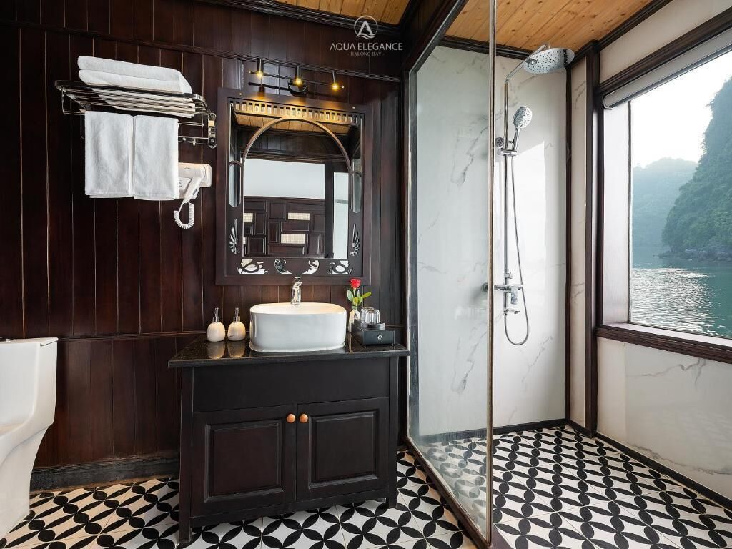 Cabin Junior, ban công, quang cảnh biển | Phòng tắm