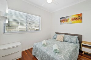 4 Schlafzimmer, Bügeleisen/Bügelbrett, kostenloses WLAN, Bettwäsche