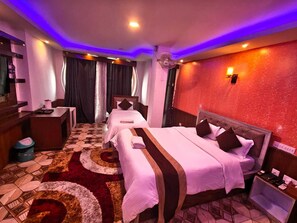 Family Double or Twin Room - Tarai inn (Chandrapur)