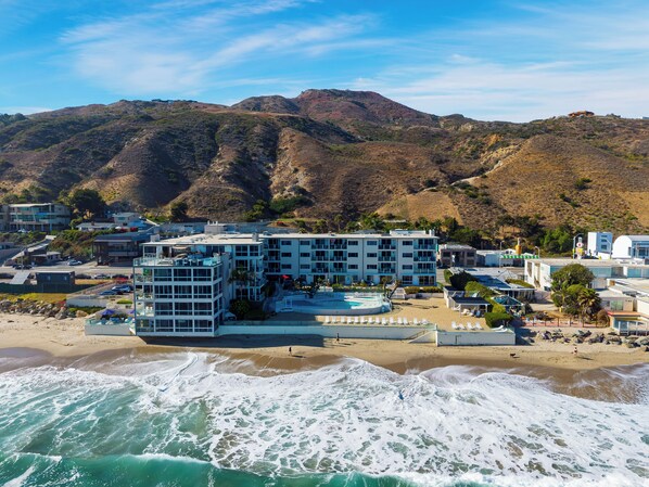 Beach - Ocean-View Balcony + Shared Pool & Spa | Carbon Beach | Carbon & Coast (Malibu)