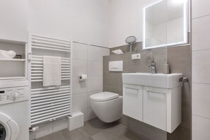 Bathroom - Vrbo Property (Fehmarn OT Burgtiefe)