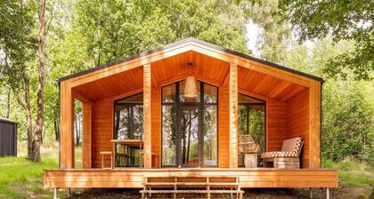 Premium Waterfront Scandi Lodge