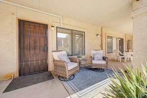 Terrace/patio - Pool & Hot Tub Access! Superstition Mtn Condo (Apache Junction)