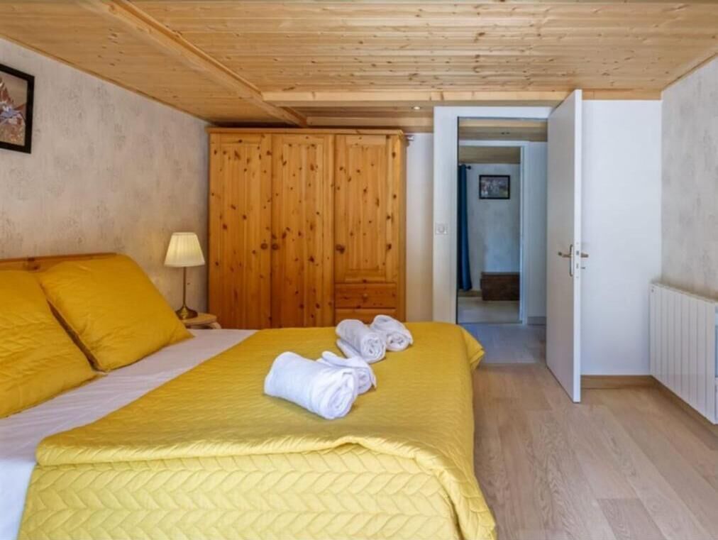 2 dormitorios, tabla de planchar con plancha, wifi gratis y ropa de cama