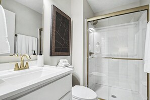 Bathroom - Walk to Notre Dame | Luxury 2BR/2BA Condo | Balcony + Parking (South Bend)
