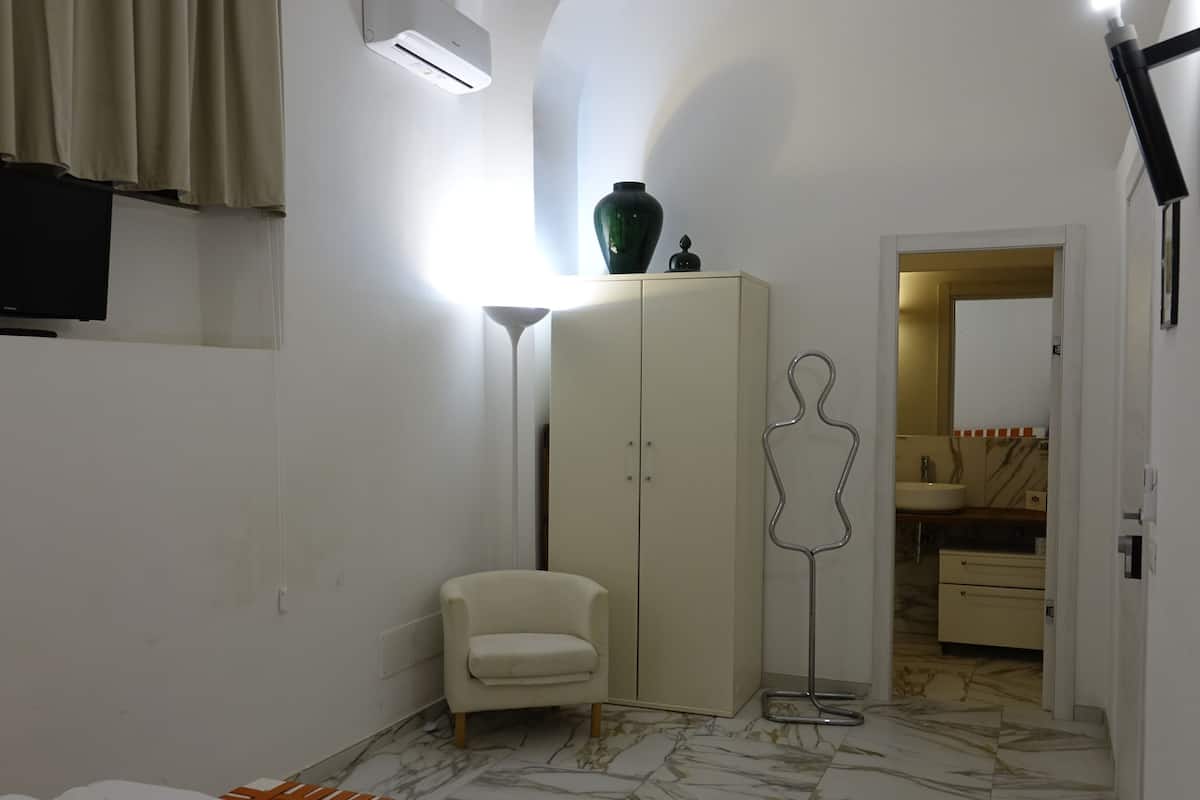 Deluxe Double Room, City View | Soundproofing, iron/ironing board (on request), WiFi (free)