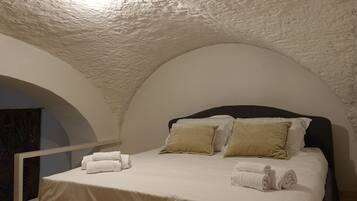 Luxury-Apartment, Stadtblick | Schallisolierte Zimmer, Bügeleisen/Bügelbrett, kostenloses WLAN