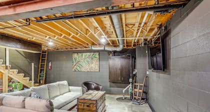 Observation Beehive! Walkable Dtwn Tiffin Apt