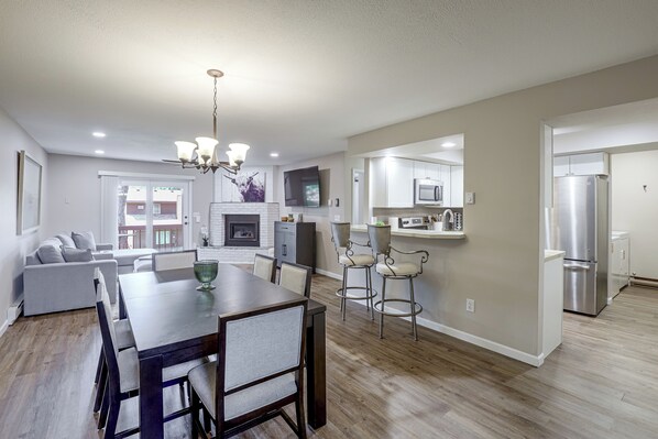 Dining - Tasteful Townhome Near Black Hills National Forest (Rapid City)