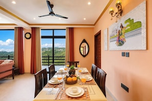 Dining - ELIVAAS Kosh Pinevale 2BHK Villa w Pool (Kasauli)