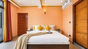 Deluxe Villa | Iron/ironing board, WiFi (free)