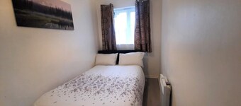 Joydens Wood, 2-bed Apt, Sleeps 4 With Parking