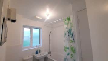 Ducha y bañera combinadas y bañera profunda