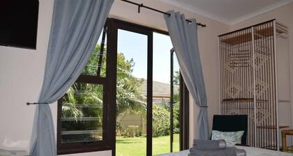 A gorgeous studio with mountain views at Goedehoop, Strand, Western Cape