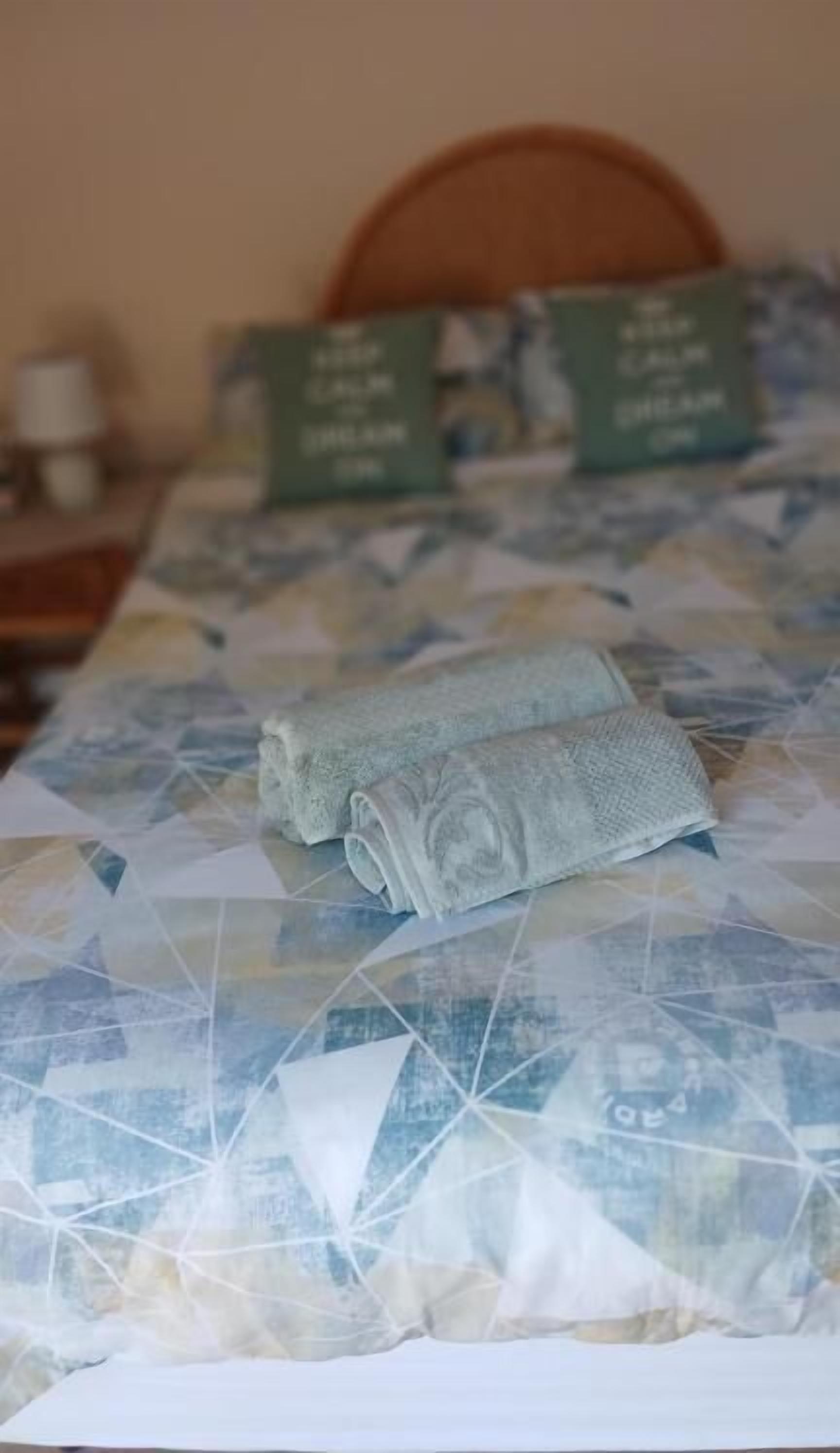 2 bedrooms, bed sheets