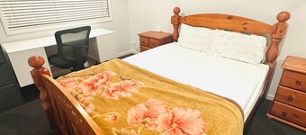 Serene Guest Room Retreat in Caloundra West